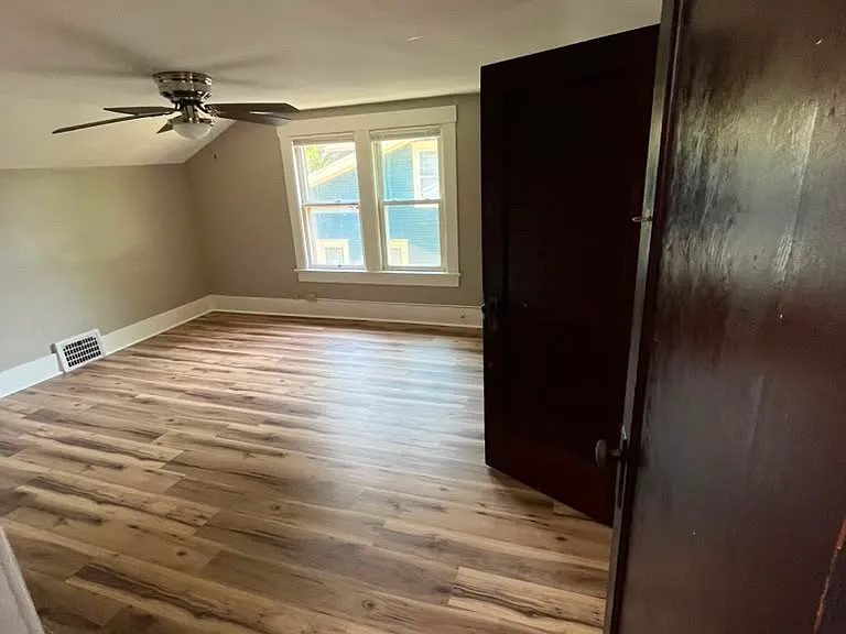 312 S McClellan St — Photo 5