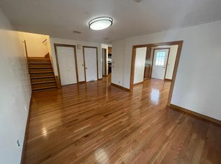 25 Kanawha Ave, Agawam, MA 01001