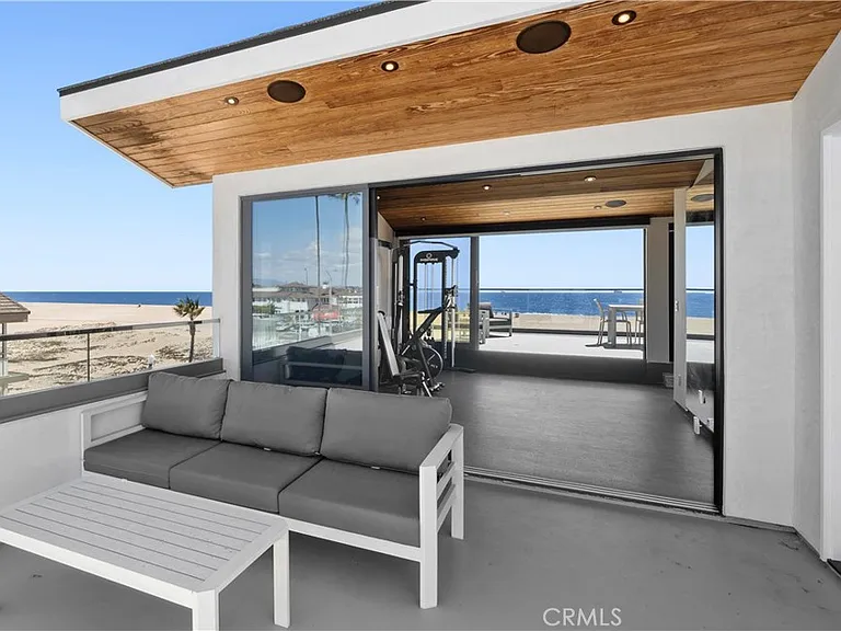 800 W Oceanfront — Photo 20