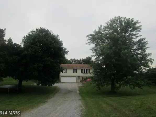 5682 Roxbury Rd, Shippensburg, PA 17257