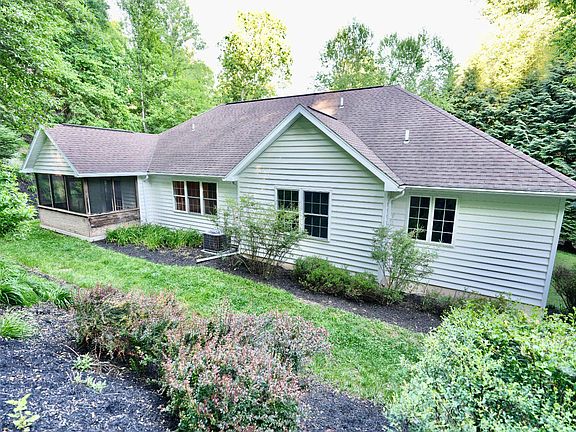5th image of 372 White Bear Rd