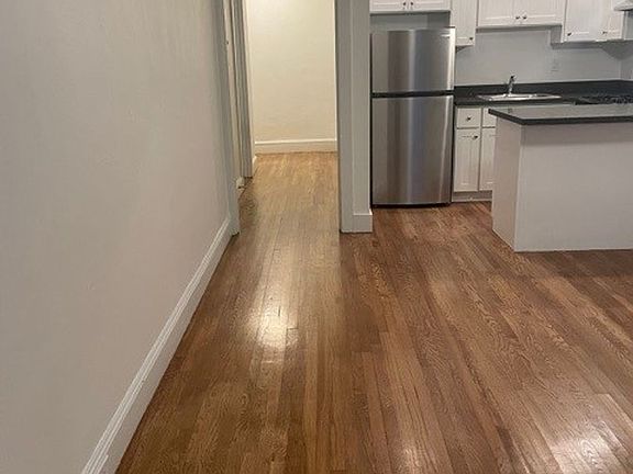 5th image of 1930 Sacramento St APT 1