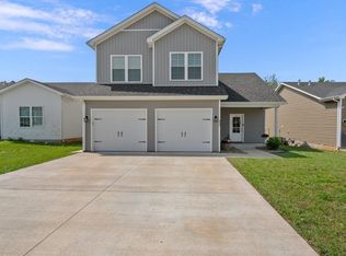 893 McFadin Station St, Bowling Green, KY 42103