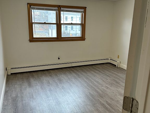 3rd image of 54 Lunenburg St