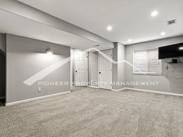 3160 E Yarrow Cir — Photo 15