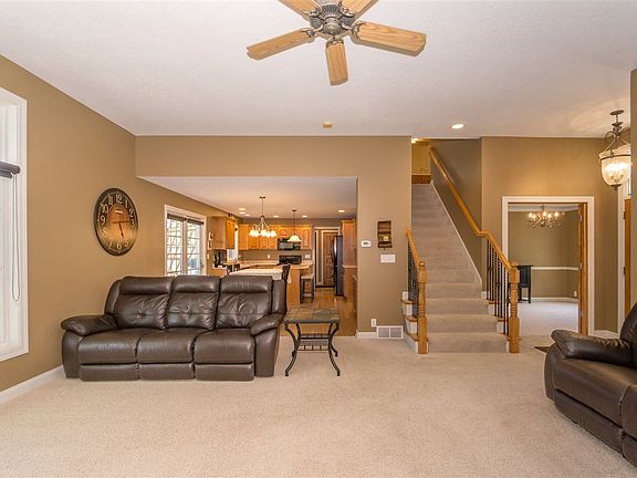5th image of 2726 Glen Oaks Dr