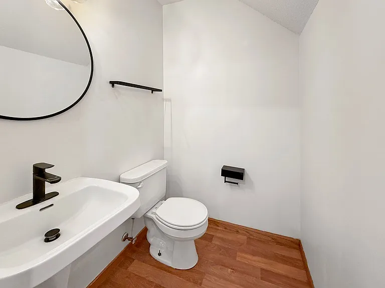 1389 Highpoint Curv — Photo 7