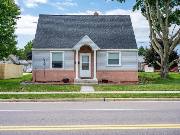 1207 Academy St, Elroy, WI 53929