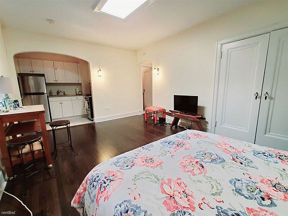 4th image of 65 Bedford St