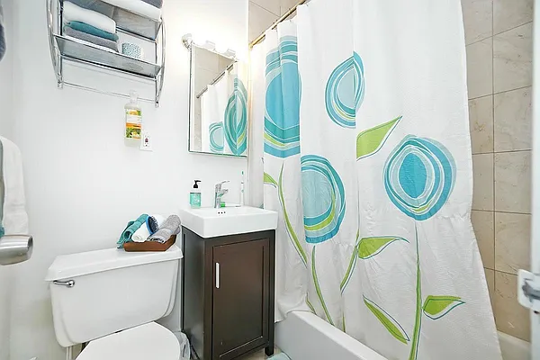 Rented by Keller Williams NYC | media 17