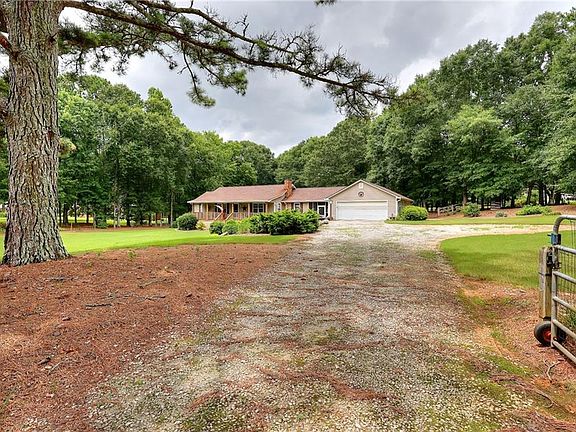 4th image of 3079 Meadow Trl