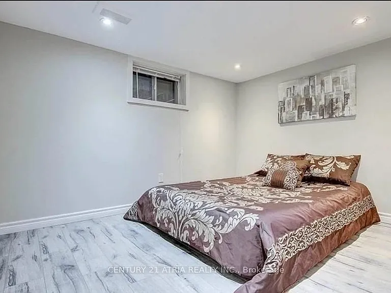 21 Alice Cres — Photo 9