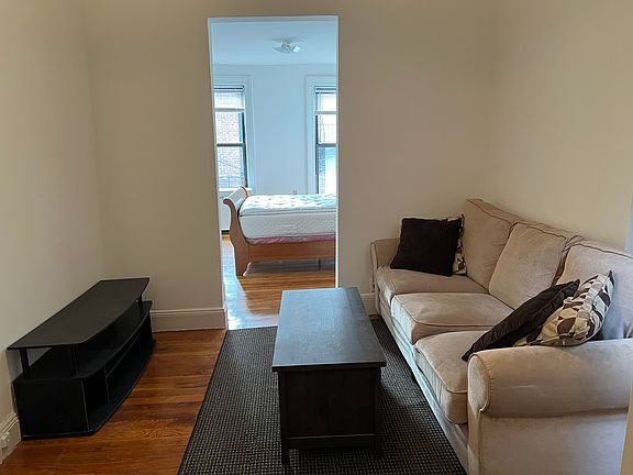 2nd image of 244 E 90th St APT 5C