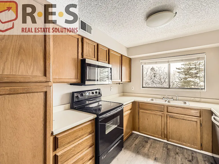 314 Wright St #202 — Photo 4