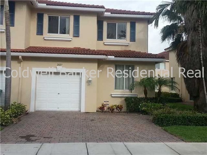 1st image of 2827 S Evergreen Cir