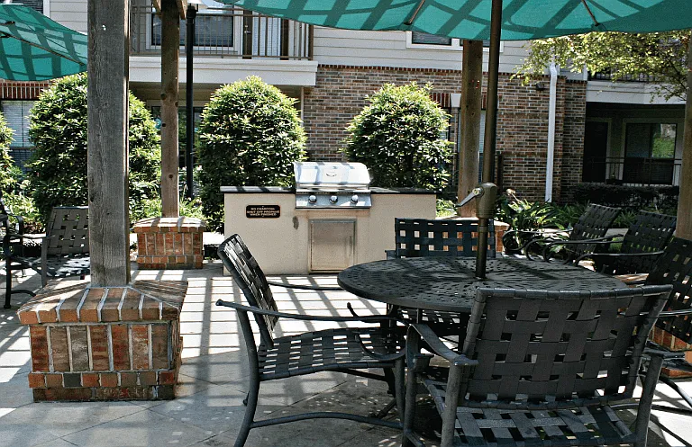 The Voss Apartments — Photo 32