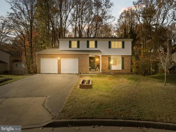 8463 Monarch Ct, Annandale, VA 22003