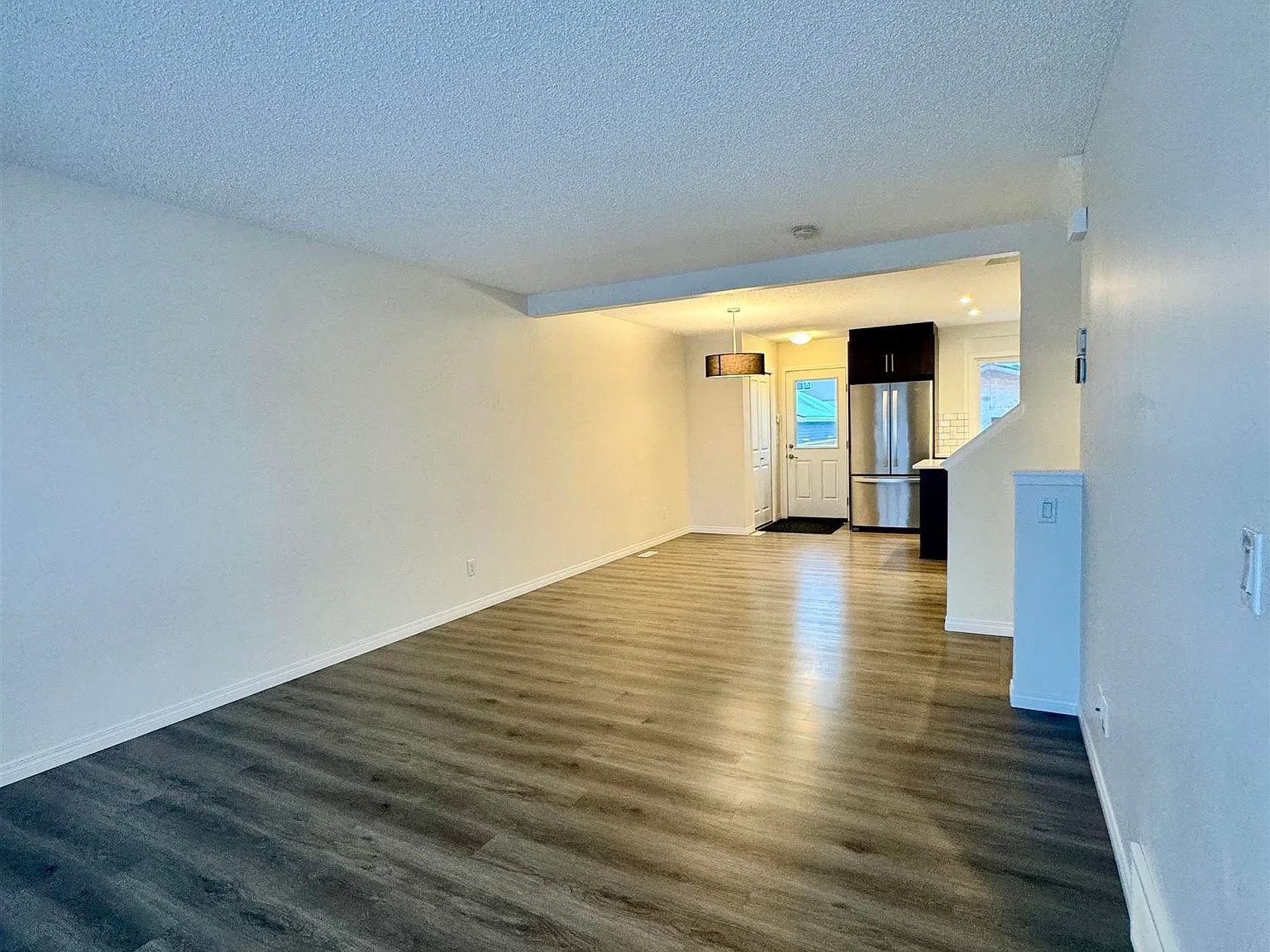 3 bed, 2.5 bath, 1340 sqft, $2,100 — Photo 4