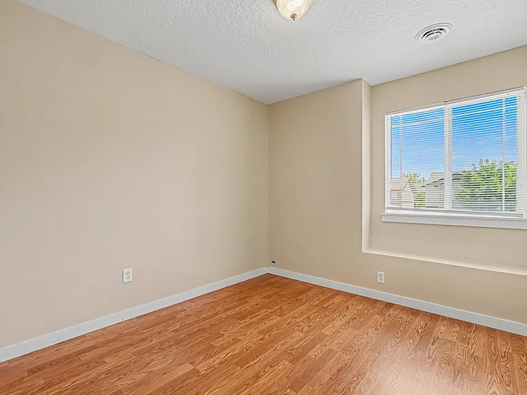 18327 Buckeye Pl — Photo 21
