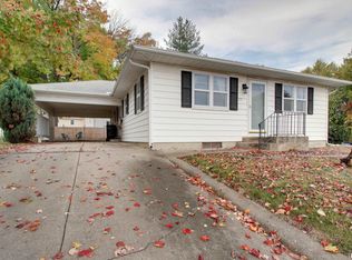 327 N Madison St, Pittsfield, IL 62363