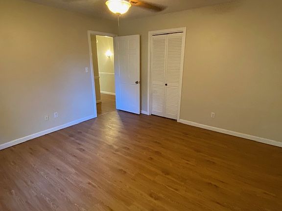 4th image of 142 Ewingville Dr #B