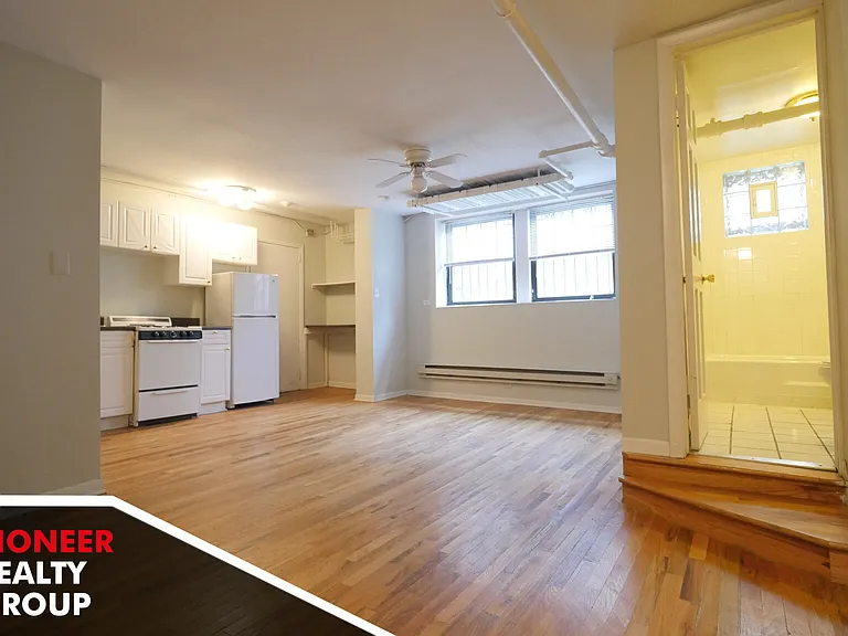 654 W Cornelia Ave #65622 — Photo 7