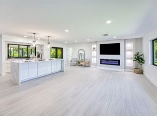 900 Roseate Dr, Naples, FL 34104