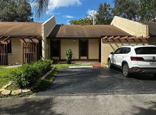 9637 NW 16th Ct, Pembroke Pines, FL 33024