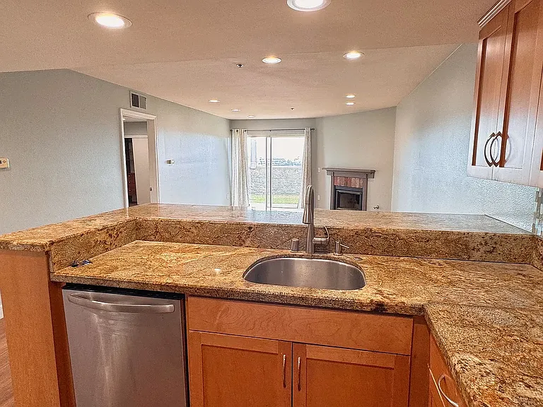 155 Mangano Cir — Photo 8