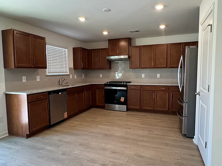 1020 Cunningham Farm Dr — Photo 10