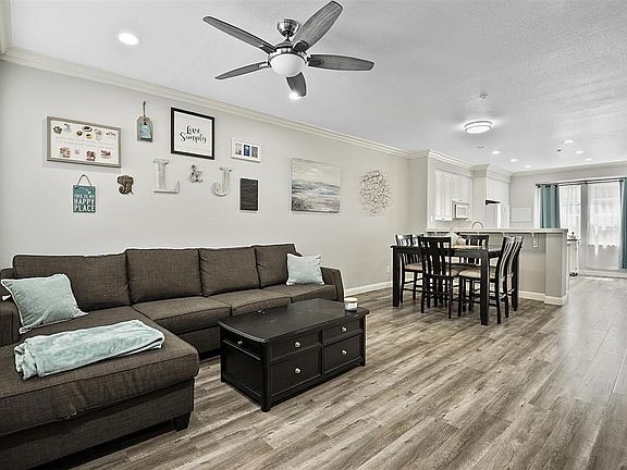 3rd image of 465 Casselino Dr
