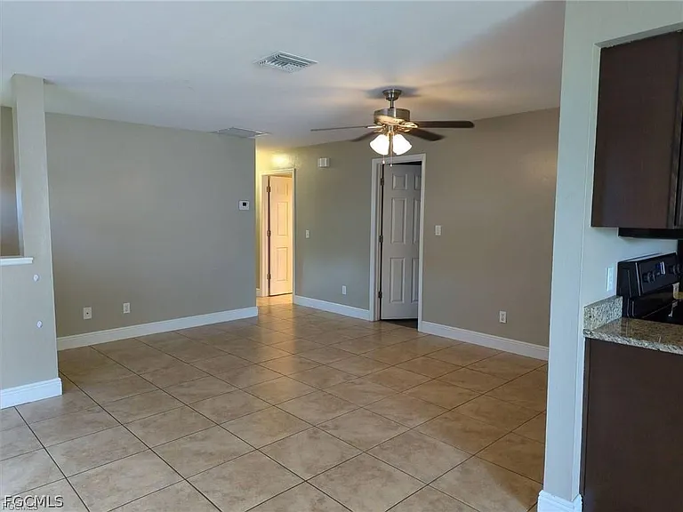 1503 SW 48th Ter — Photo 5