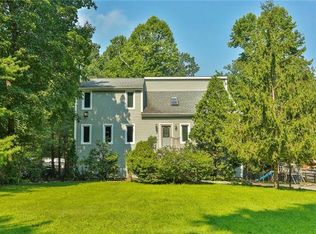 578 Westbrook Dr, Cortlandt Manor, NY 10567