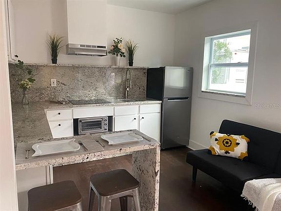 3rd image of 326 6th Ave N Unit 1