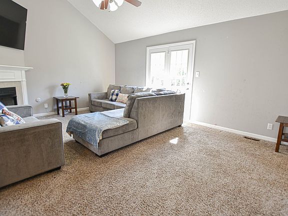 3rd image of 1660 Cedar Springs Ct