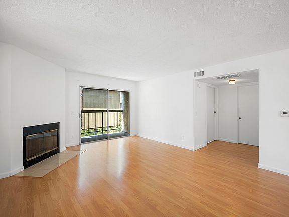 4th image of 412 Ivy St APT 6
