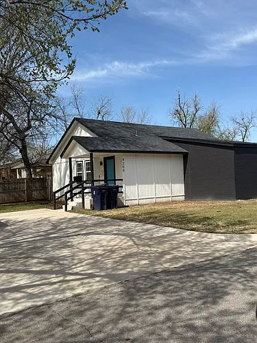 4200 NW 15th St Photo 1