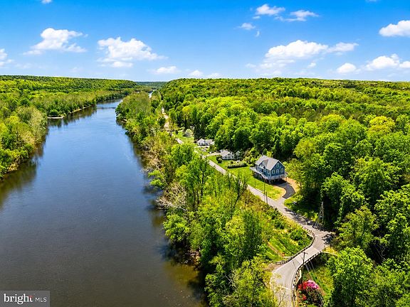 4th image of 759 River Rd