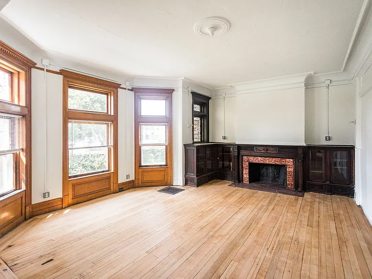 Goodell Manor — Photo 19