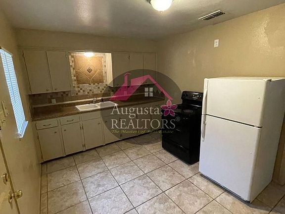 4th image of 1642 Poplar St