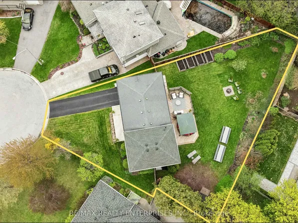 389 Worth Pl, Oakville, ON L6L 3L8