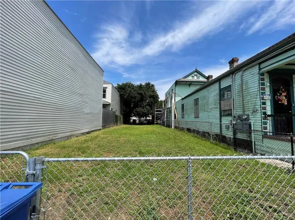 1323 Frenchmen St, New Orleans, LA 70116