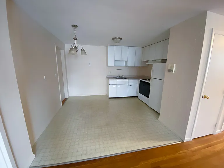 41 Kilby St #11 — Photo 2