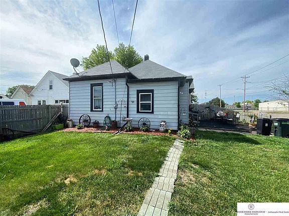 3rd image of 1322 Avenue A