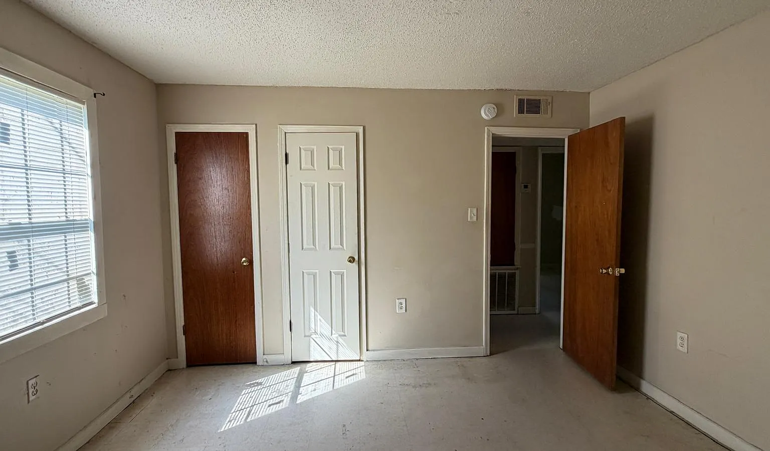 3 bed, $875 — Photo 3