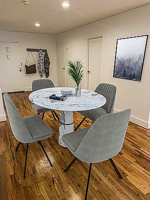 5th image of 213 E 37th St #1R