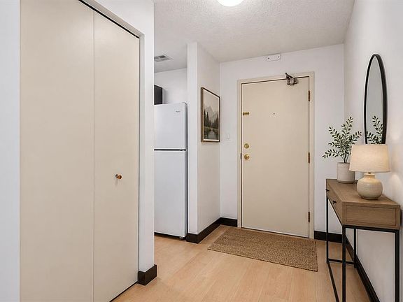 2nd image of 550 S Westwood Dr SW #305
