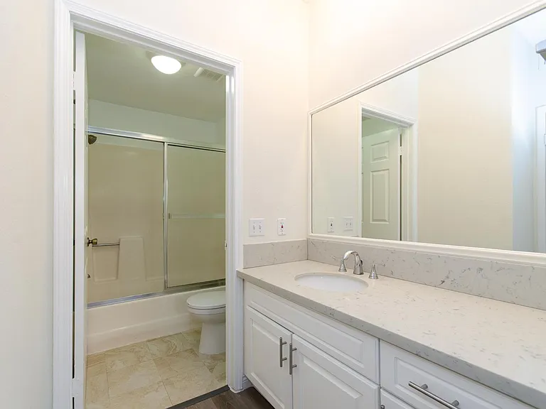 1939 Beloit Ave #103 — Photo 17