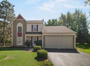 2285 Highfield Ct, Aurora, IL 60504