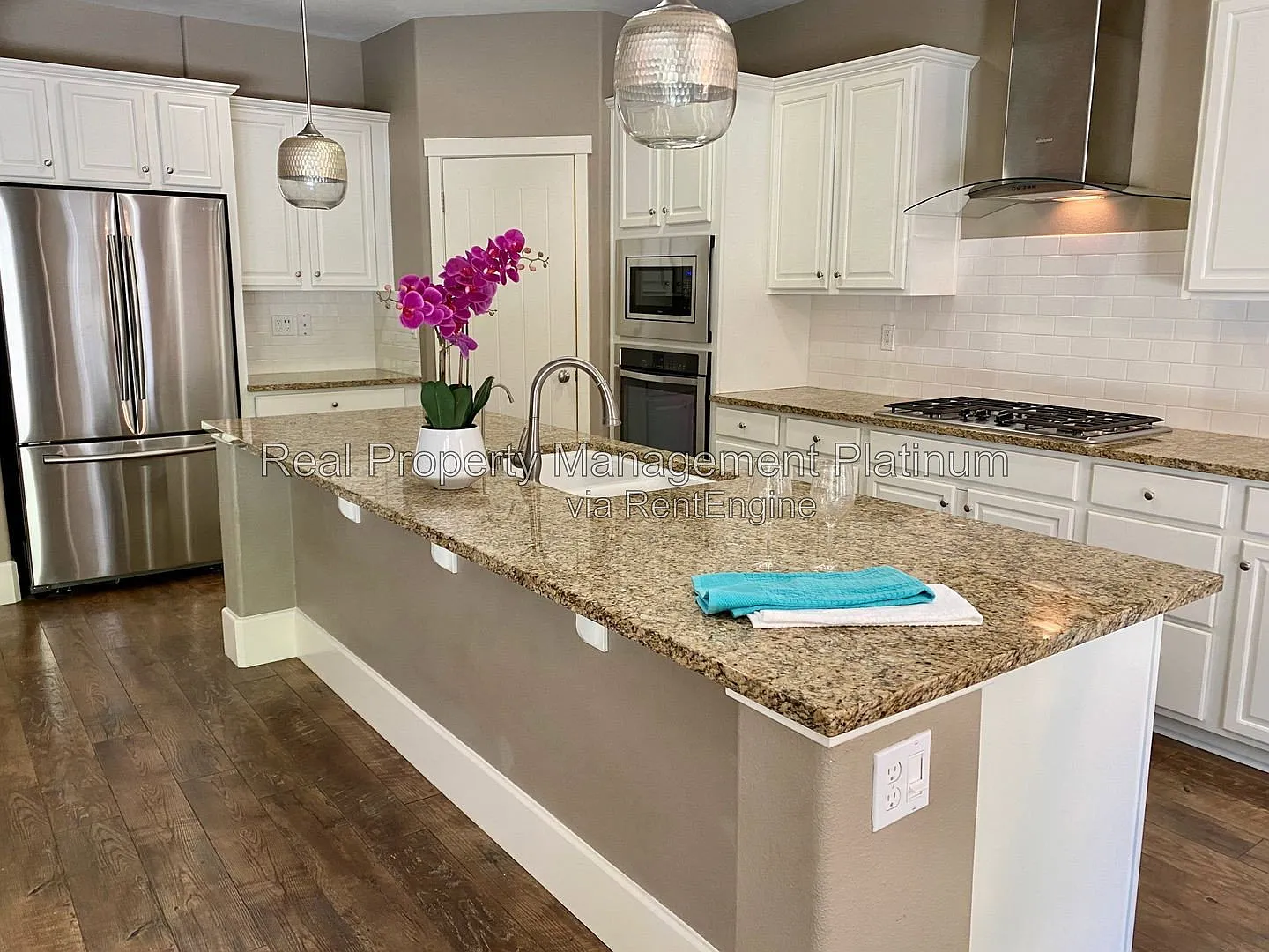 4 bed, 3.0 bath, 2257 sqft, $3,200 — Photo 1
